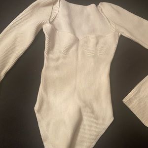 Women’s medium ivory knitted crop top sweater from Paris